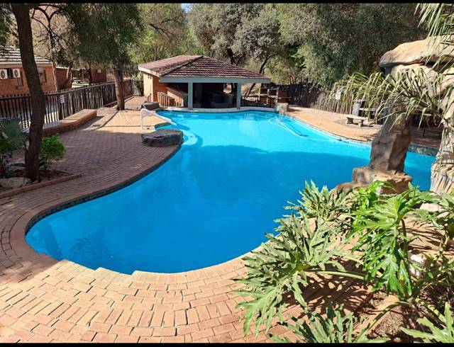 M² LODGE FOR SALE IN ZEERUST